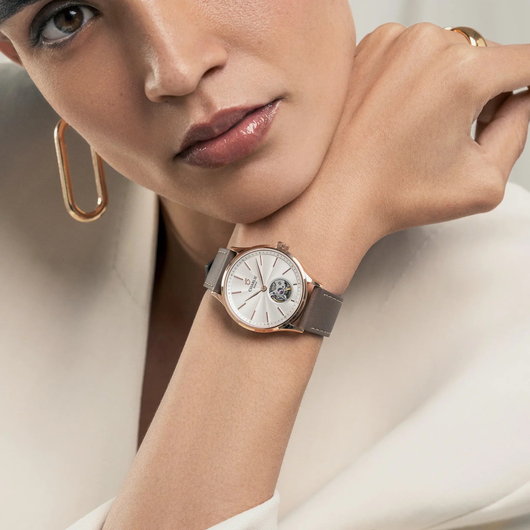 Women’s Watch Collection – Elegant & Modern Designs for Every Style